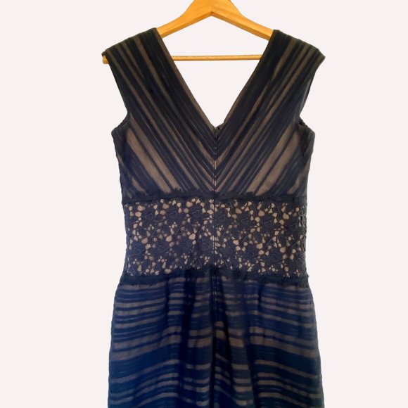 Tadashi Shoji Navy Chiffon Pleated V-Neck Sheath Dress Size 8 Style‎ OC353M - Picture 9 of 11